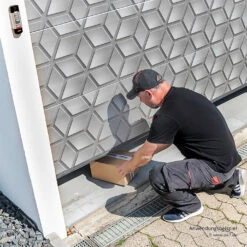 SOMMER Handsender Telecody Courier, Weiß -Sonax Geschaft s12829 00003 sommer handsender telecody courier weiss anwendungsbeispiel2